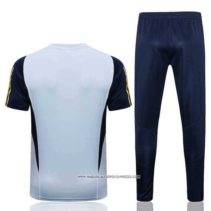 Tuta da Track
 Spagna
 22-23 Manica Corta
 Blu
